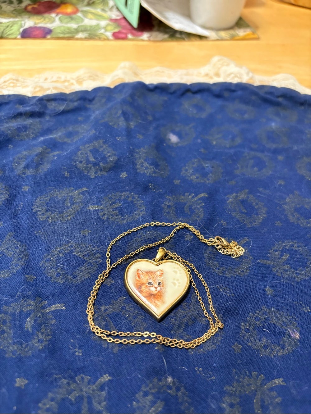 Bradford Exchange Pawprints on my Heart Pendant - Picture 3 of 3